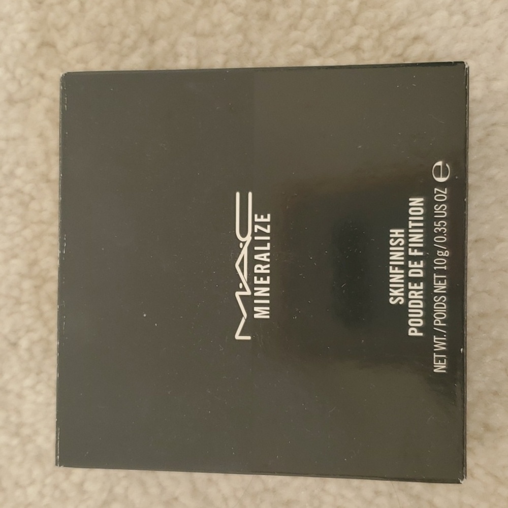 Mac Mineralize Skinfinish in "Soft and Gentle"